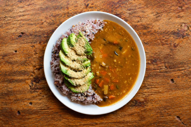 打造谁都能享受美食的街道。满足身心，体贴的素食料理