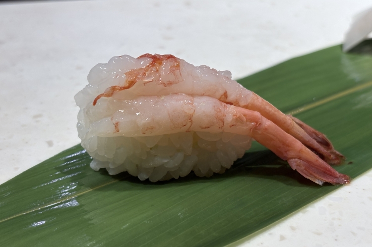 在与顾客的对话中诞生的“三尾甜虾”