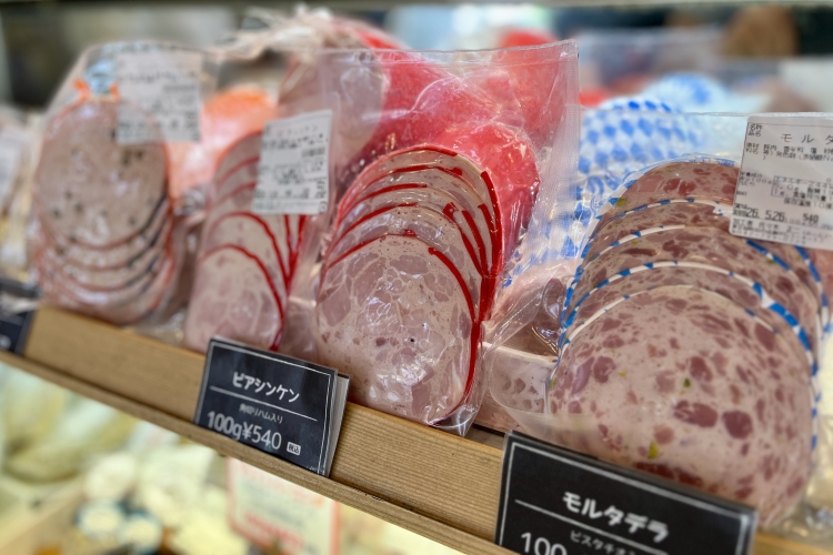 也销售加入了切块火腿的“Beer Shinken”等,可以直接食用的自制切片火腿
