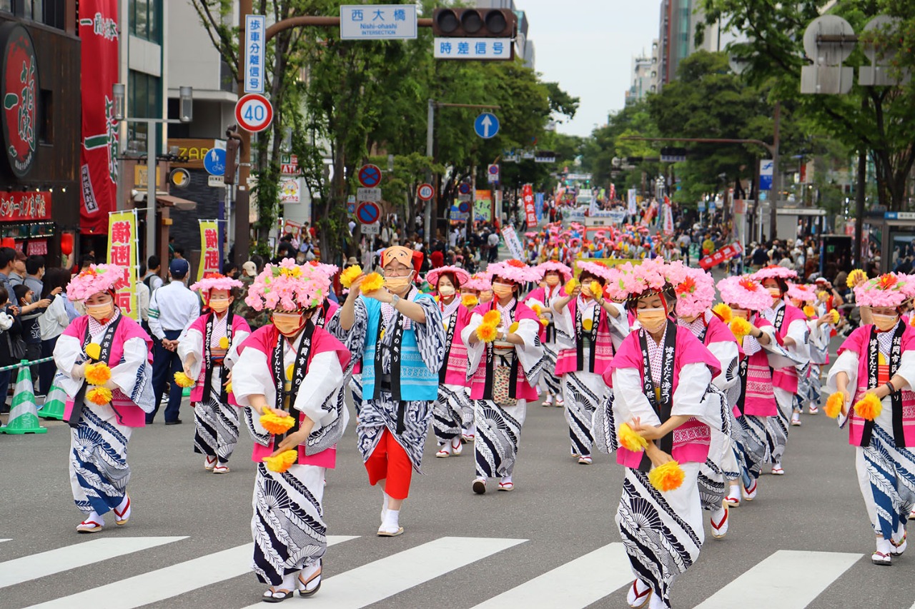 参加博多咚打鼓港祭，接触福冈的文化